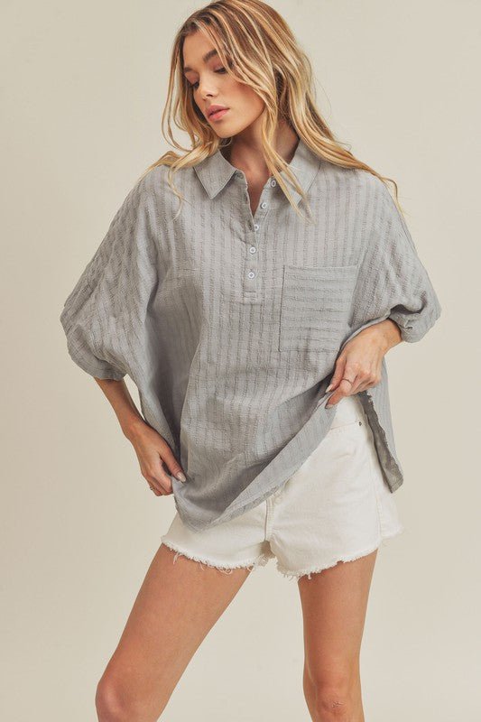 Gray textured Aemi + Co collared relaxed fit half sleeve striped cotton top small