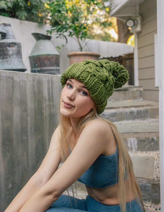 Oversized Chunky Knit Pom Beanie | Daverri Fashions