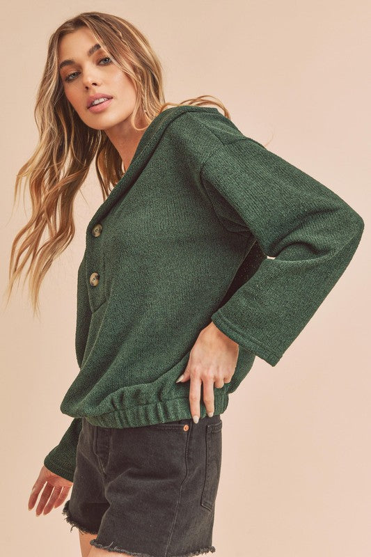 Cozy dark green ribbed knit Aemi + Co button front relaxed fit pullover