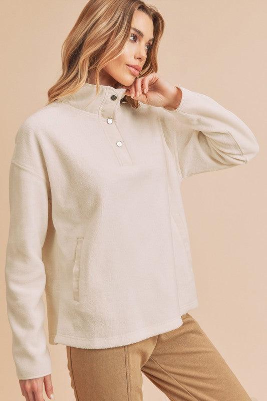 Aemi+Co White Half Snap Lightweight Pullover Tops