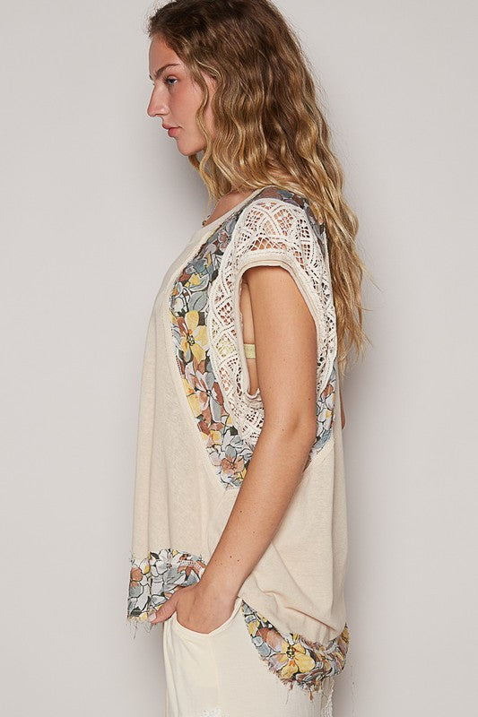 POL Floral Frayed Hem Crochet Cap Sleeve Top