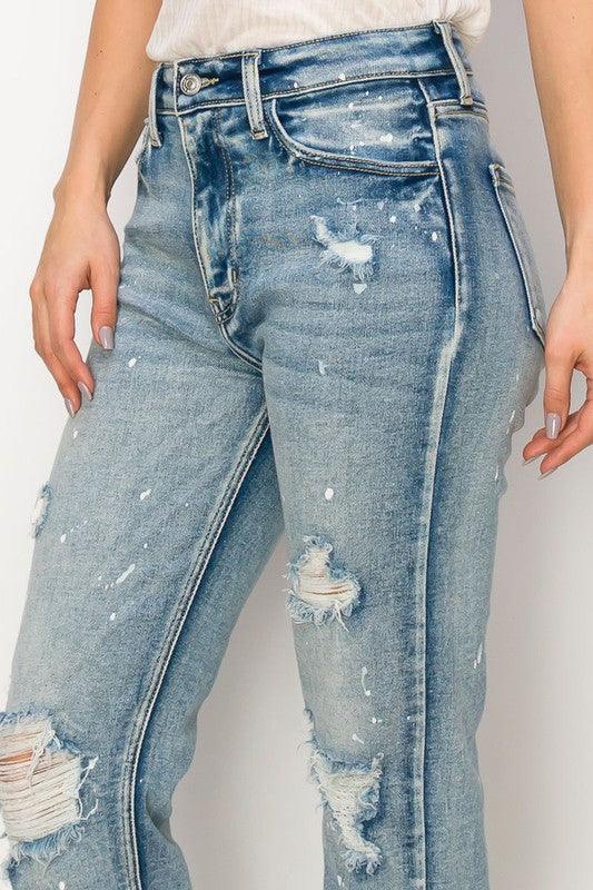 HIGH RISE DISTRESSED STRAIGHT WITH FRAY HEM JEANS