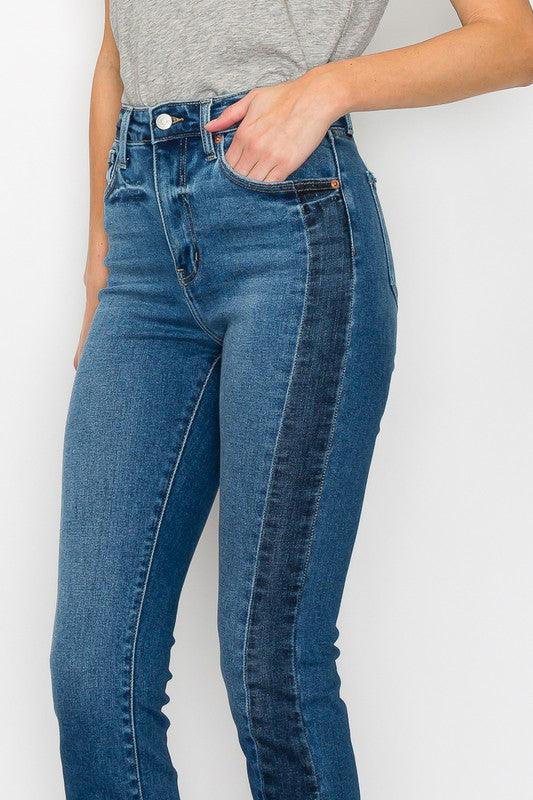 HIGH RISE SLIM STRAIGHT JEANS