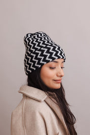 Black OS Zigzag Knit Beanies | Daverri Fashions