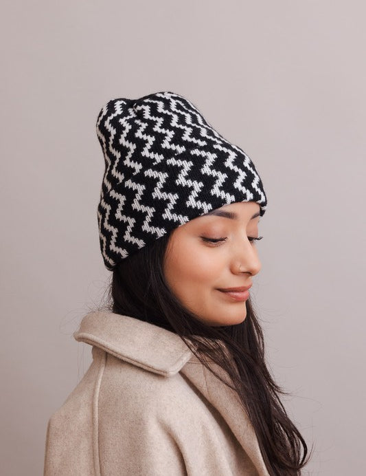 Black OS Zigzag Knit Beanies | Daverri Fashions
