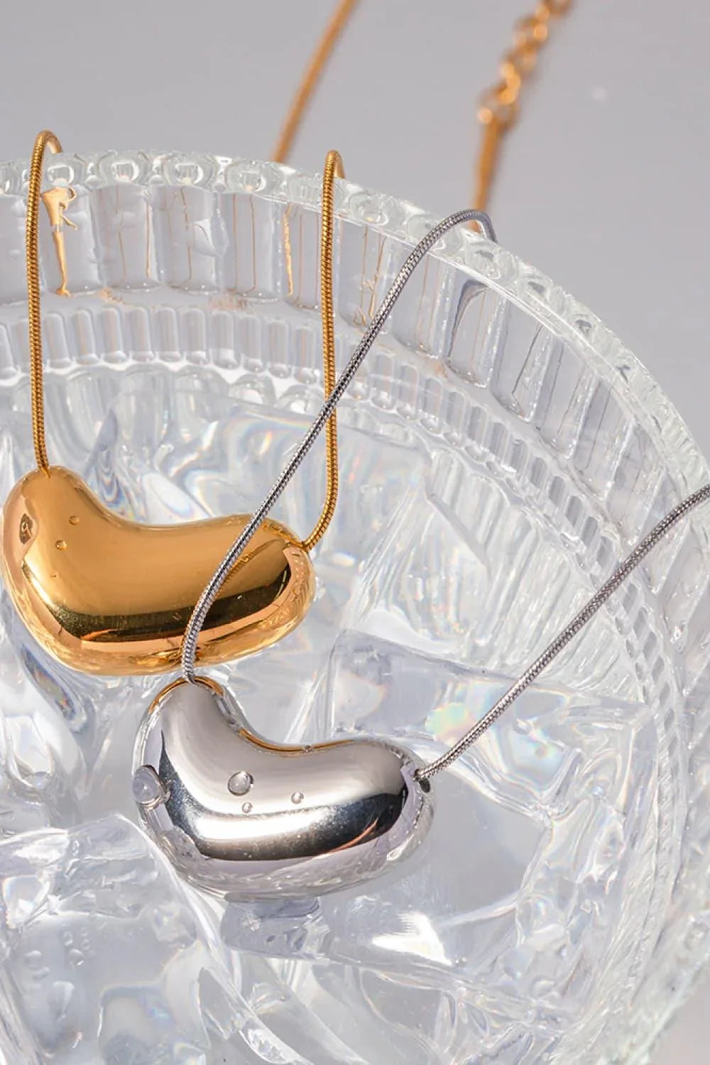 Heart Shape Pendant Necklace - DAVERRI FASHIONS