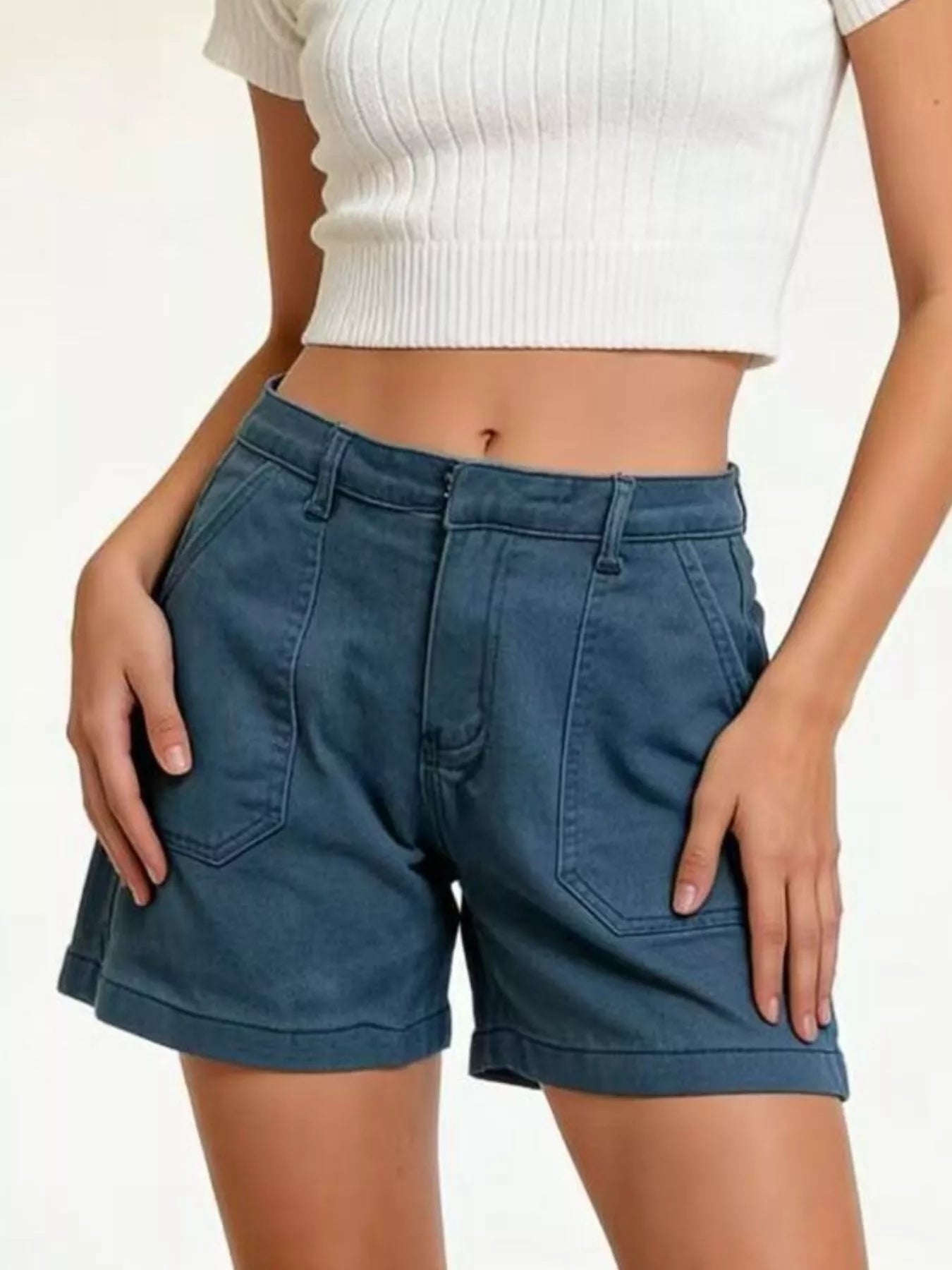 Daverri pocketed denim shorts in blue with rolled cuffs and front pockets