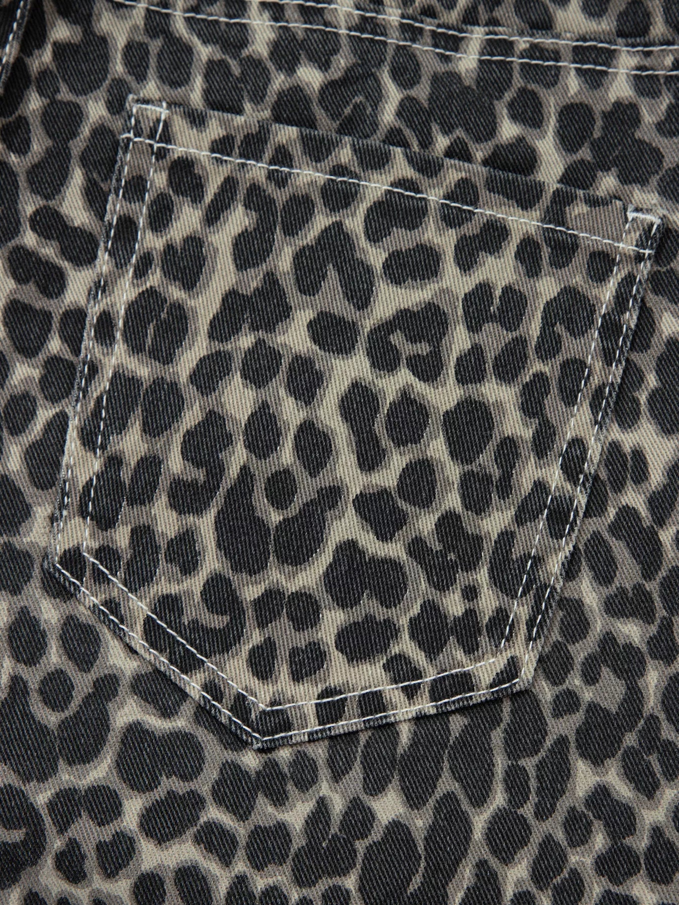 Daverri Leopard Print High Waist Barrel Jeans black gray denim pocket with white stitching