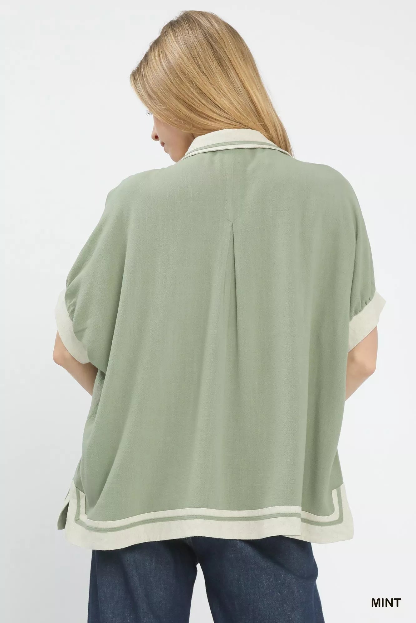 Mint Umgee linen button front top with cream contrast piping