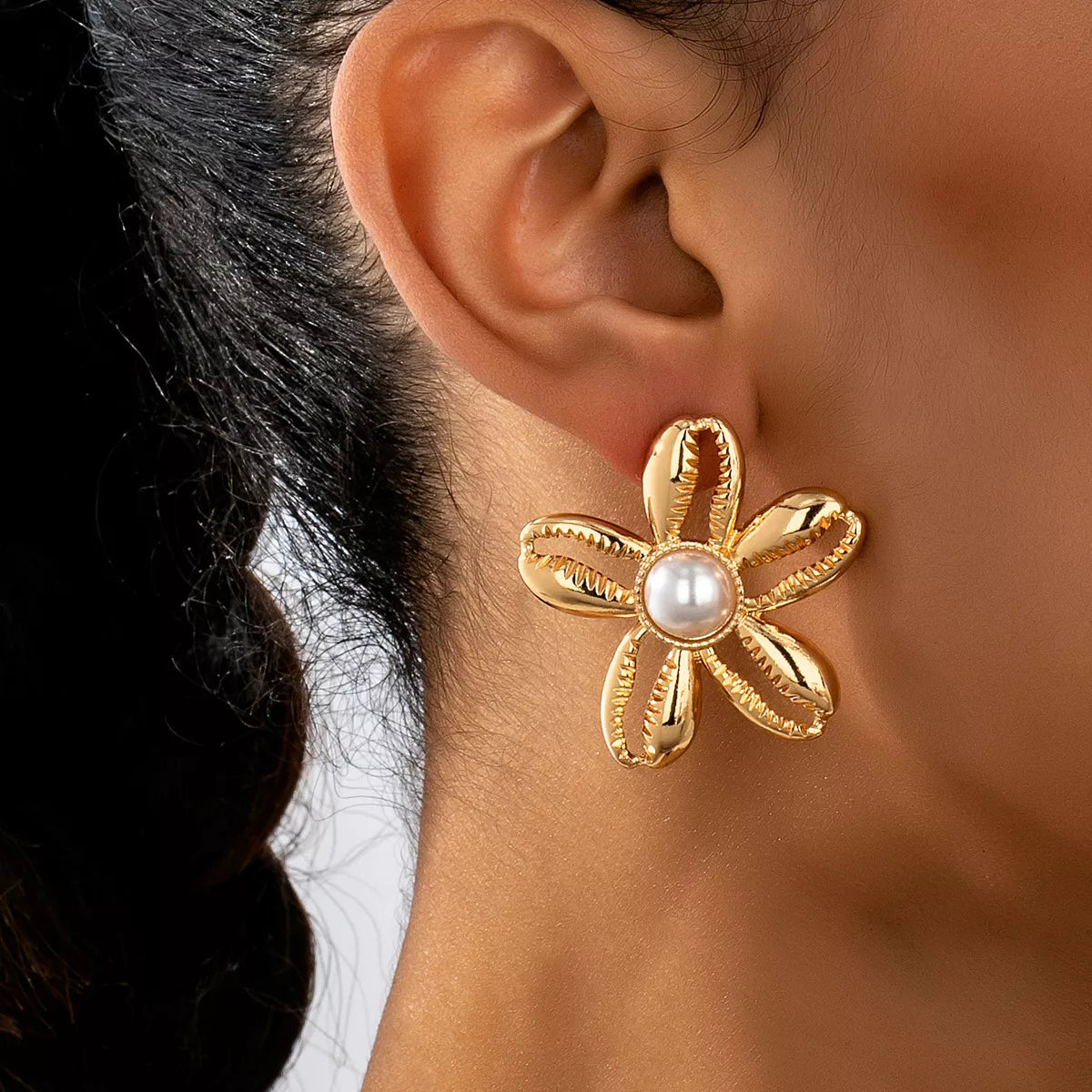 Gold onesize 18K Gold-Plated Gold Flower Synthetic Pearl Stud Earrings | Earrings Daverri Fashions