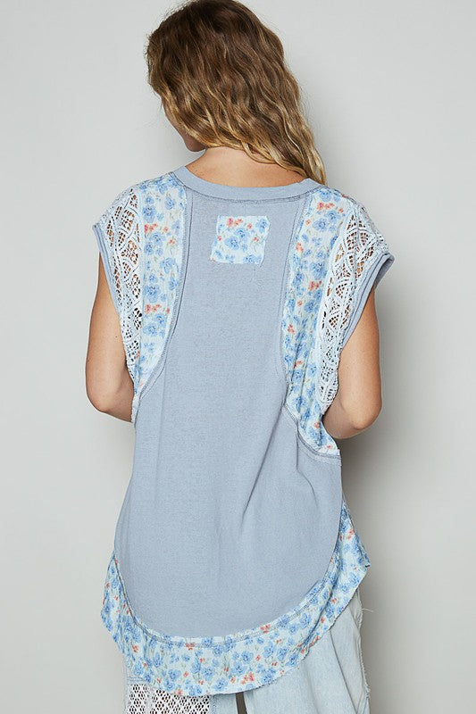 POL Floral Frayed Hem Crochet Cap Sleeve Top