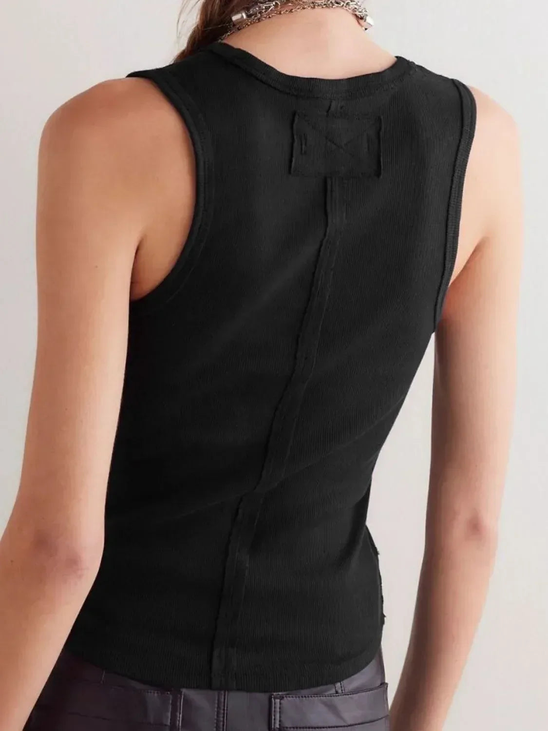 Solid V-Neck Tank - DAVERRI FASHIONS