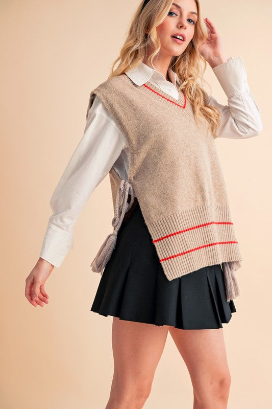 Beige and red striped knitted sweater vest with Peter Pan collar