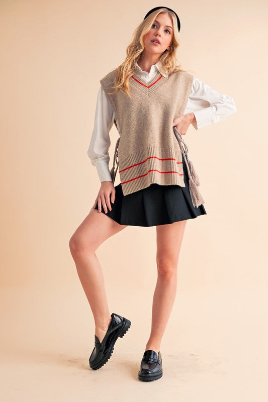 Beige and red striped Aemi + Co V-neck knit sweater vest poncho