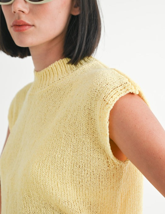 SLEEVELESS SWEATER TOP