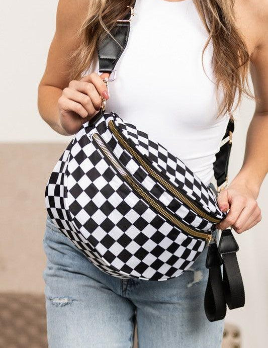 Black Check OneSize Frankie Oversize Double Zip Print Crescent Sling | Daverri Fashions
