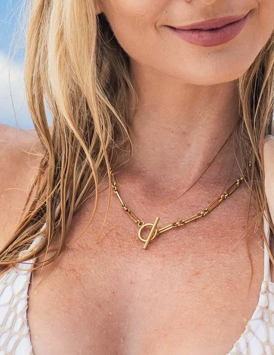 18K stainless steel toggle chain necklace with gold initial and diamond cut design