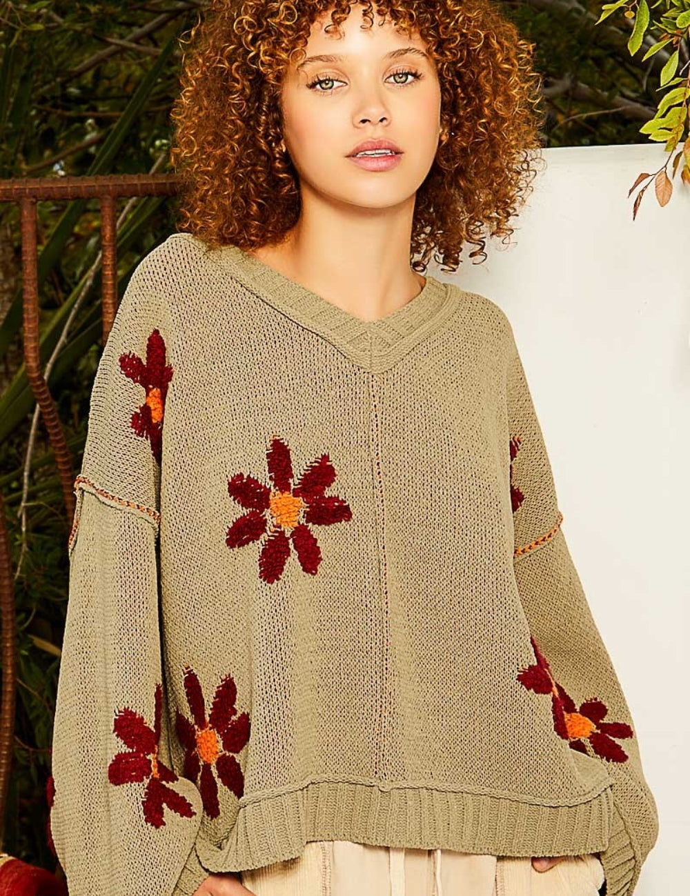 POL V-Neck Floral Pattern Chenille Sweater Olive M