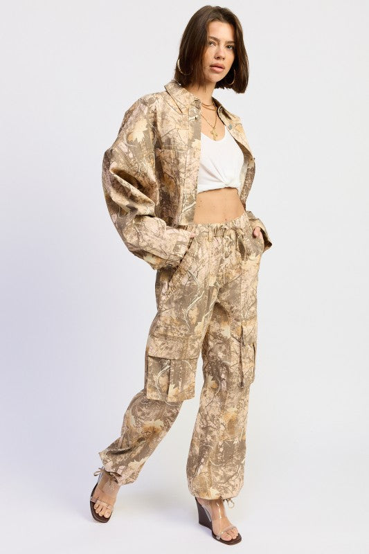 Emory Park Woodland Camo Cargo Pants in beige gold camouflage