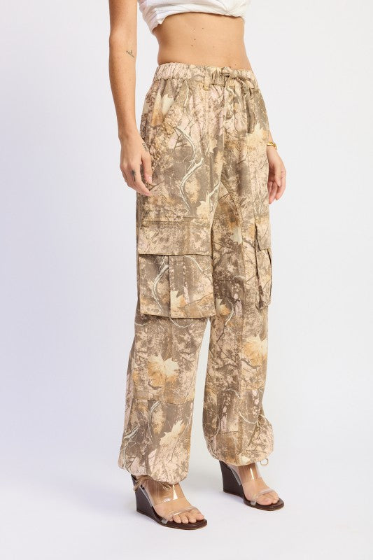 Emory Park Woodland Camo floral cargo pants in beige and tan