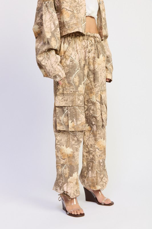 Emory Park Woodland Camo beige gold floral cargo pants, relaxed fit