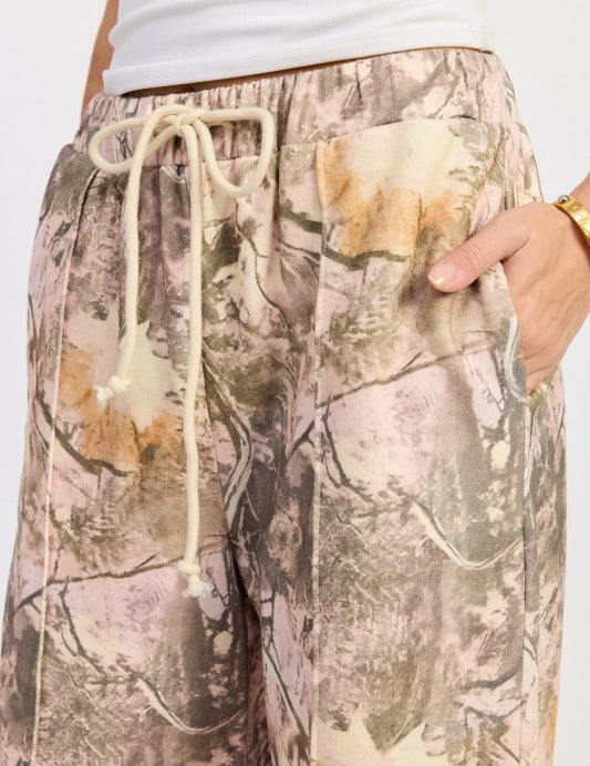 WOODLAND CAMO SWEATPANTS | Daverri Fashions