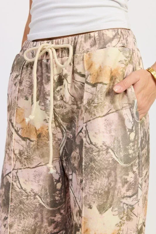 Woodland Camo Sweatpants - DAVERRI FASHIONS