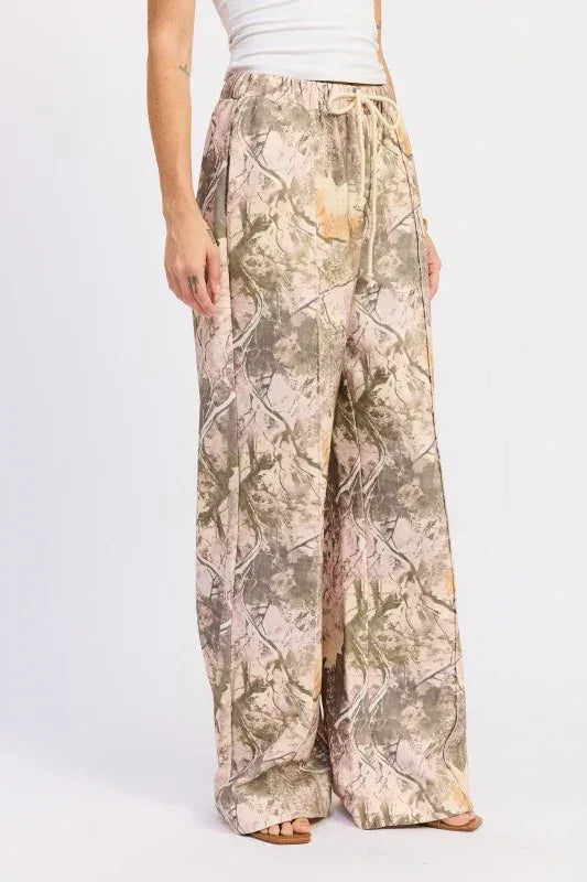 Woodland Camo Sweatpants - DAVERRI FASHIONS