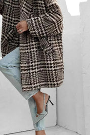 Houndstooth plaid coat with oversized sleeves, button closure, pockets