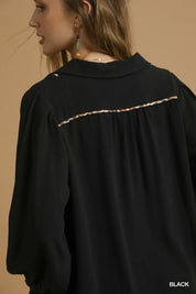 Umgee Full Size Linen Scallop Hem Blouse with Contrast Trim Plus Size | Daverri Fashions