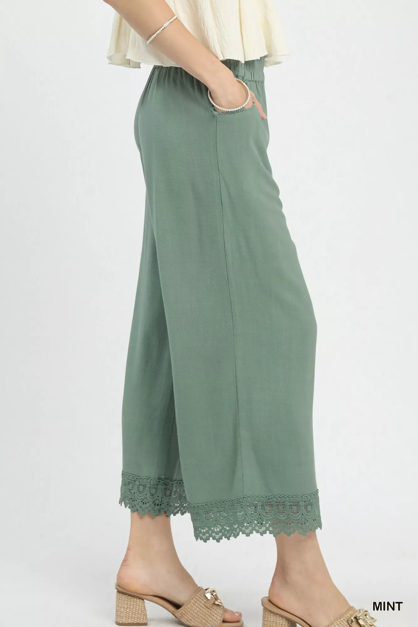 Umgee mint linen wide-leg cropped pants with lace trim