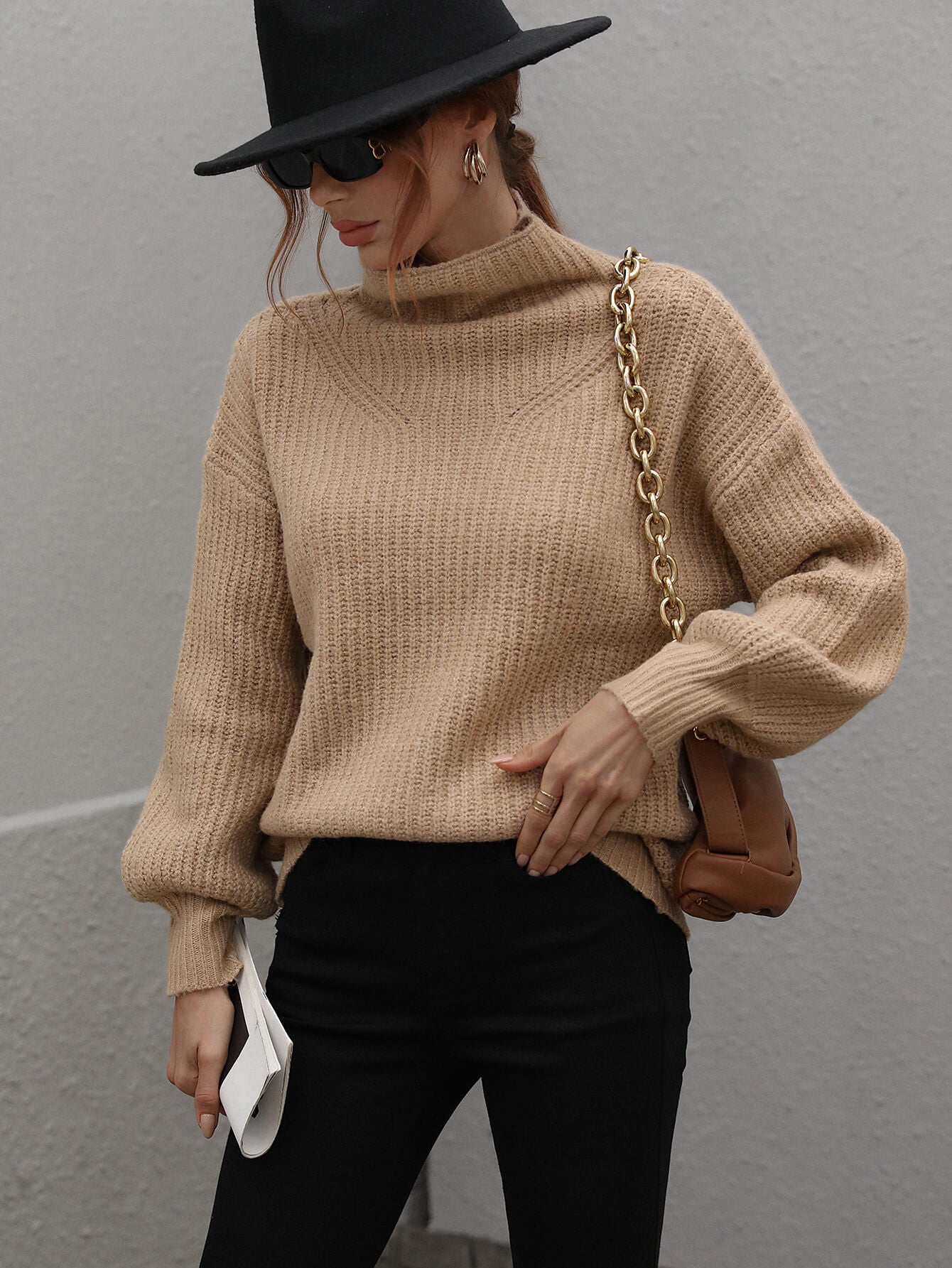 Daverri beige ribbed turtleneck sweater with puffed sleeves