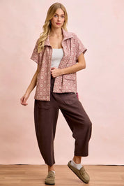 Pink paisley short-sleeved jacket with BiBi Washed Terry Pants in Vintage Mocha