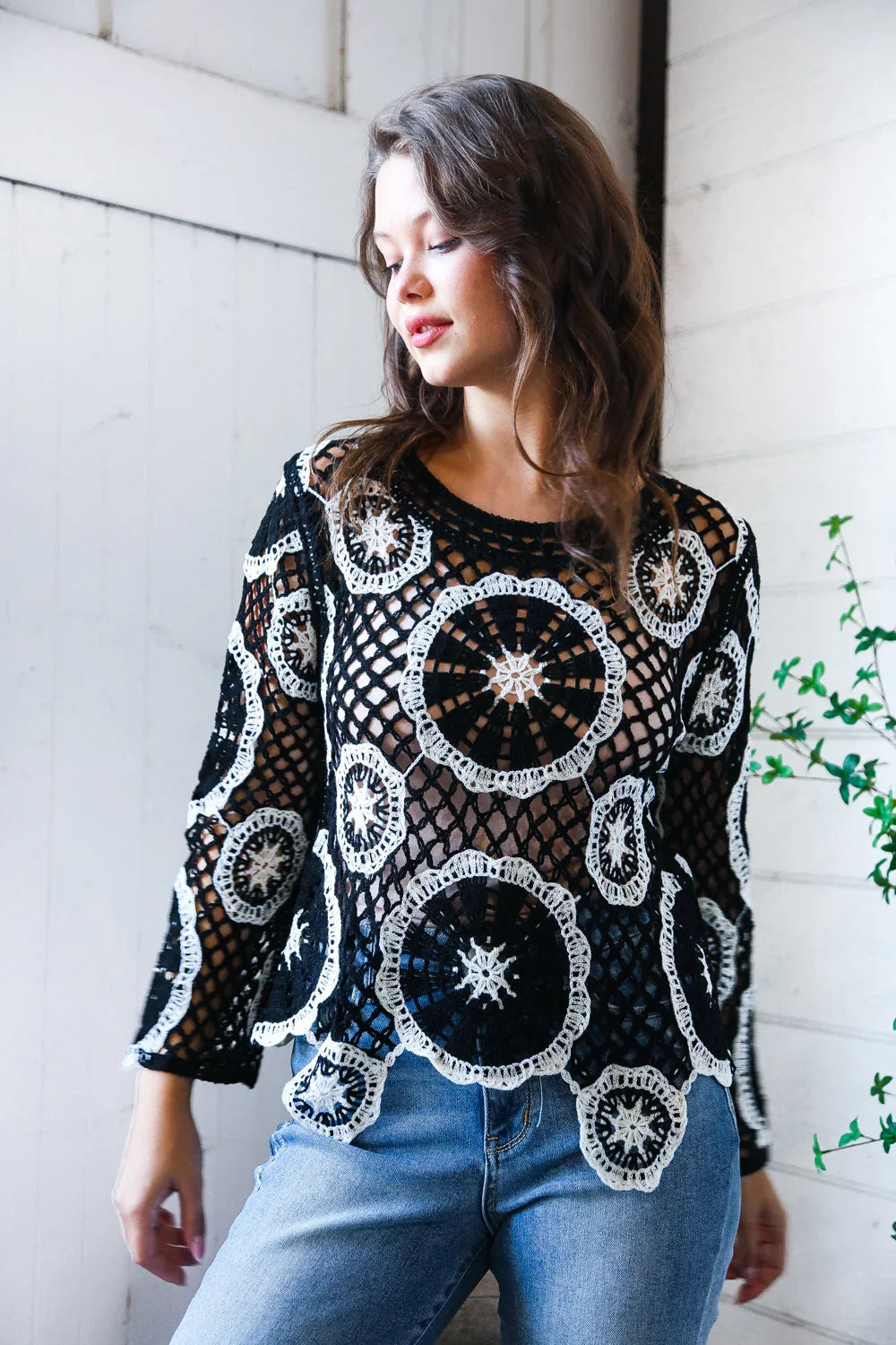 In Retro Bloom Black Crochet Lace Cover Up | Daverri Fashions