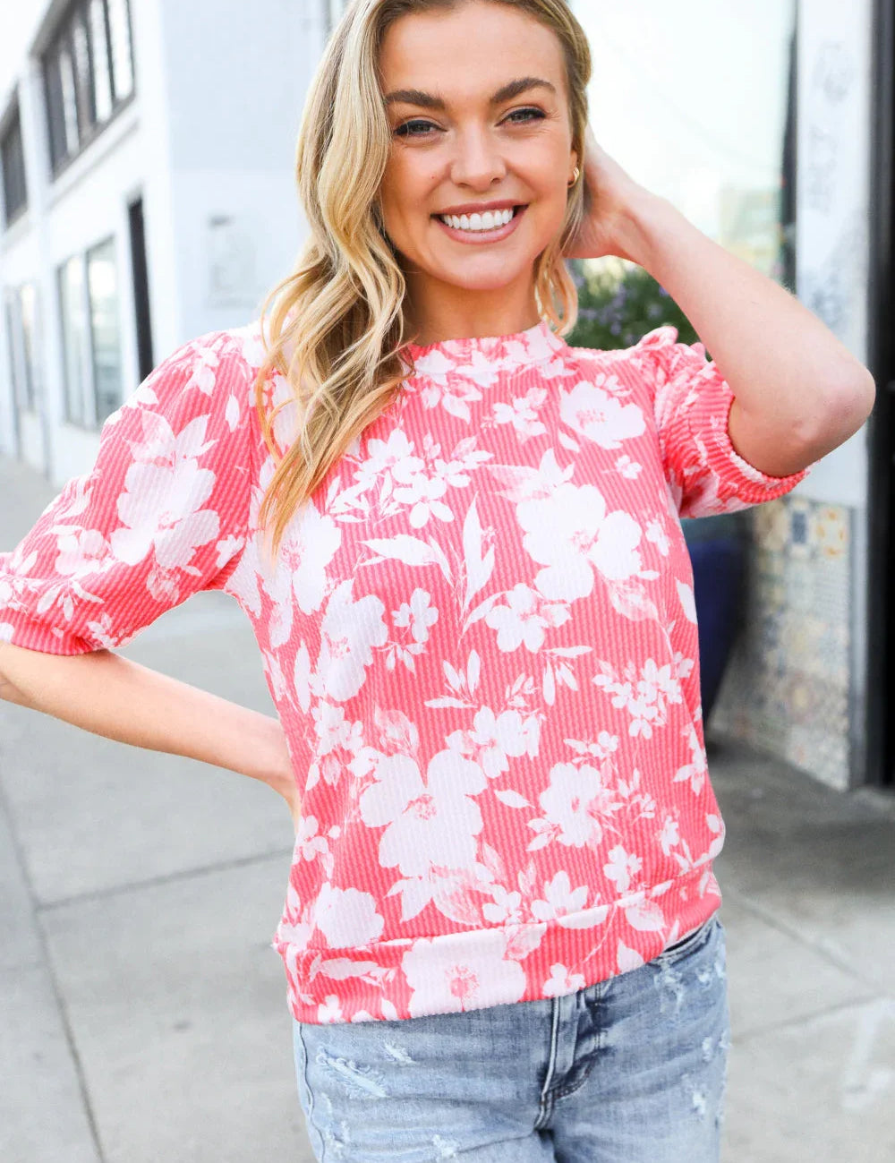 Spring Vibes Coral Wavy Rib Puff Short Sleeves Floral Top | Daverri Fashions