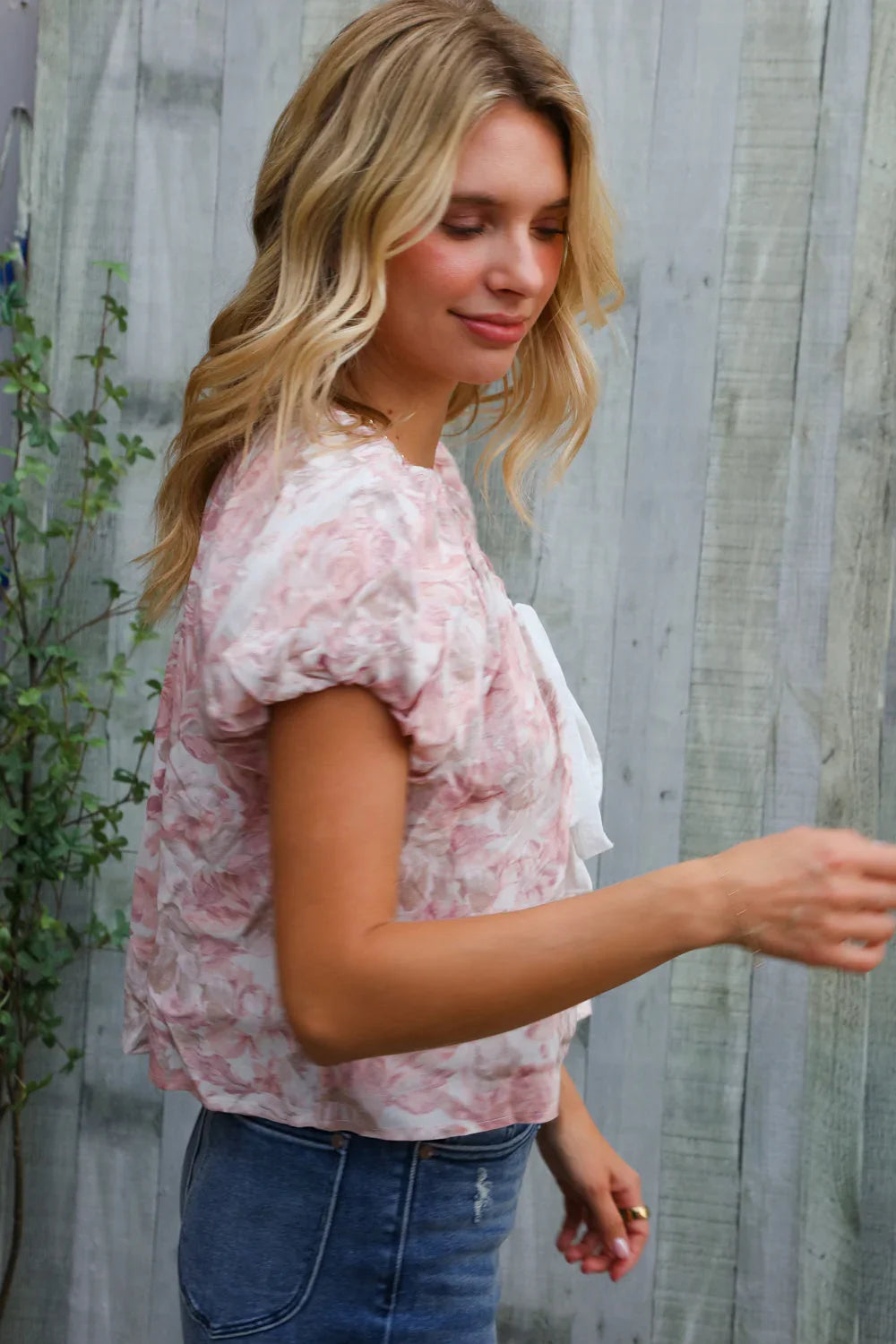 Feeling Femme' Blush Scoop Neck Floral Top w/Bow | Daverri Fashions
