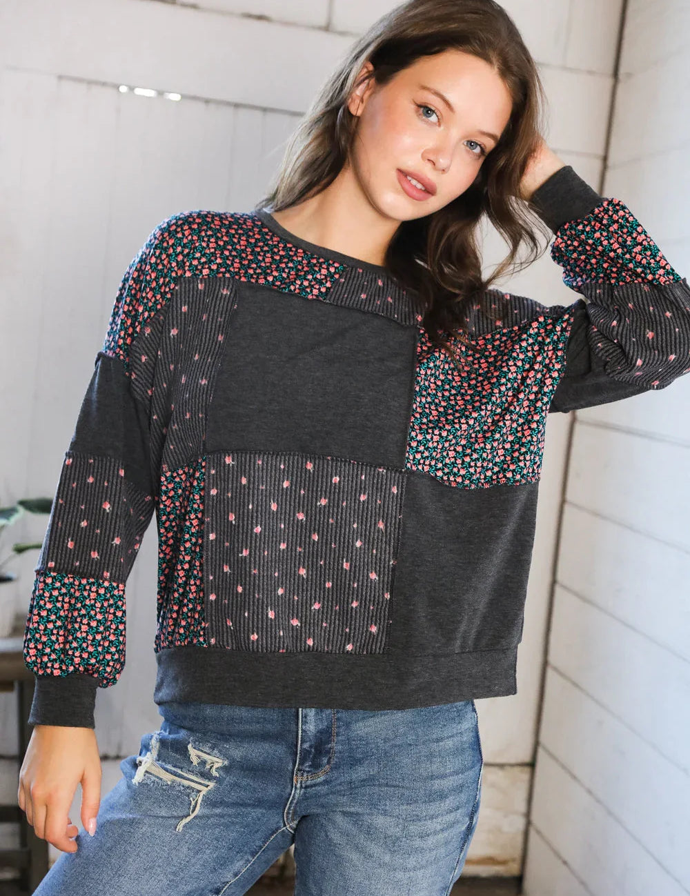 Lazy Daisies Charcoal Pullover | Daverri Fashions