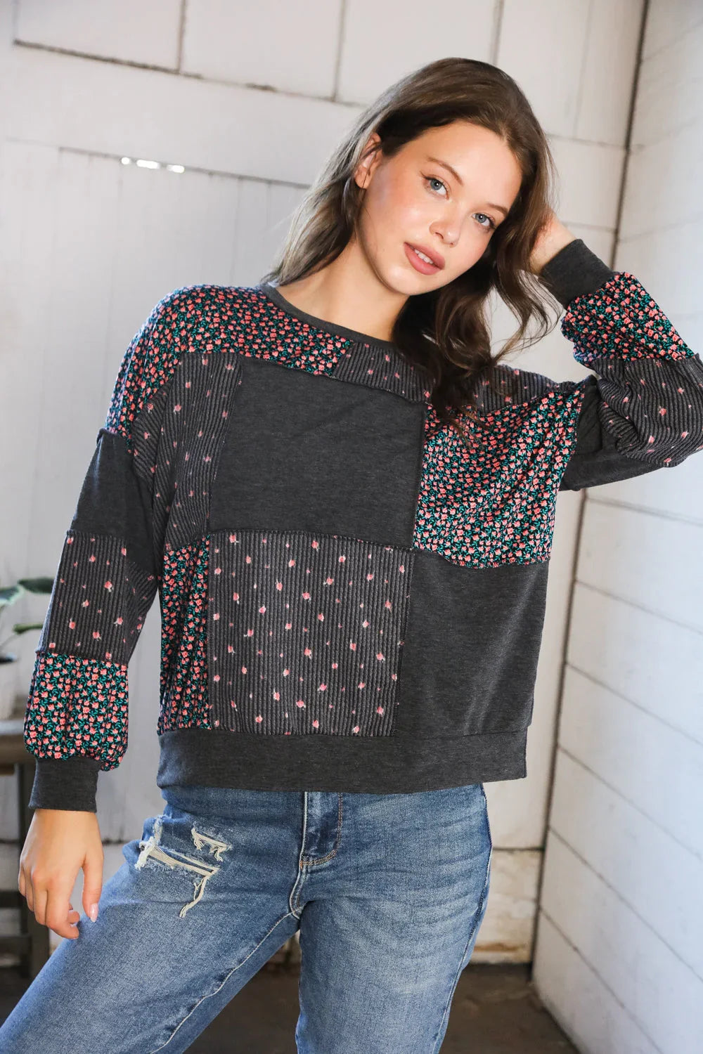 Lazy Daisies Charcoal Pullover | Daverri Fashions