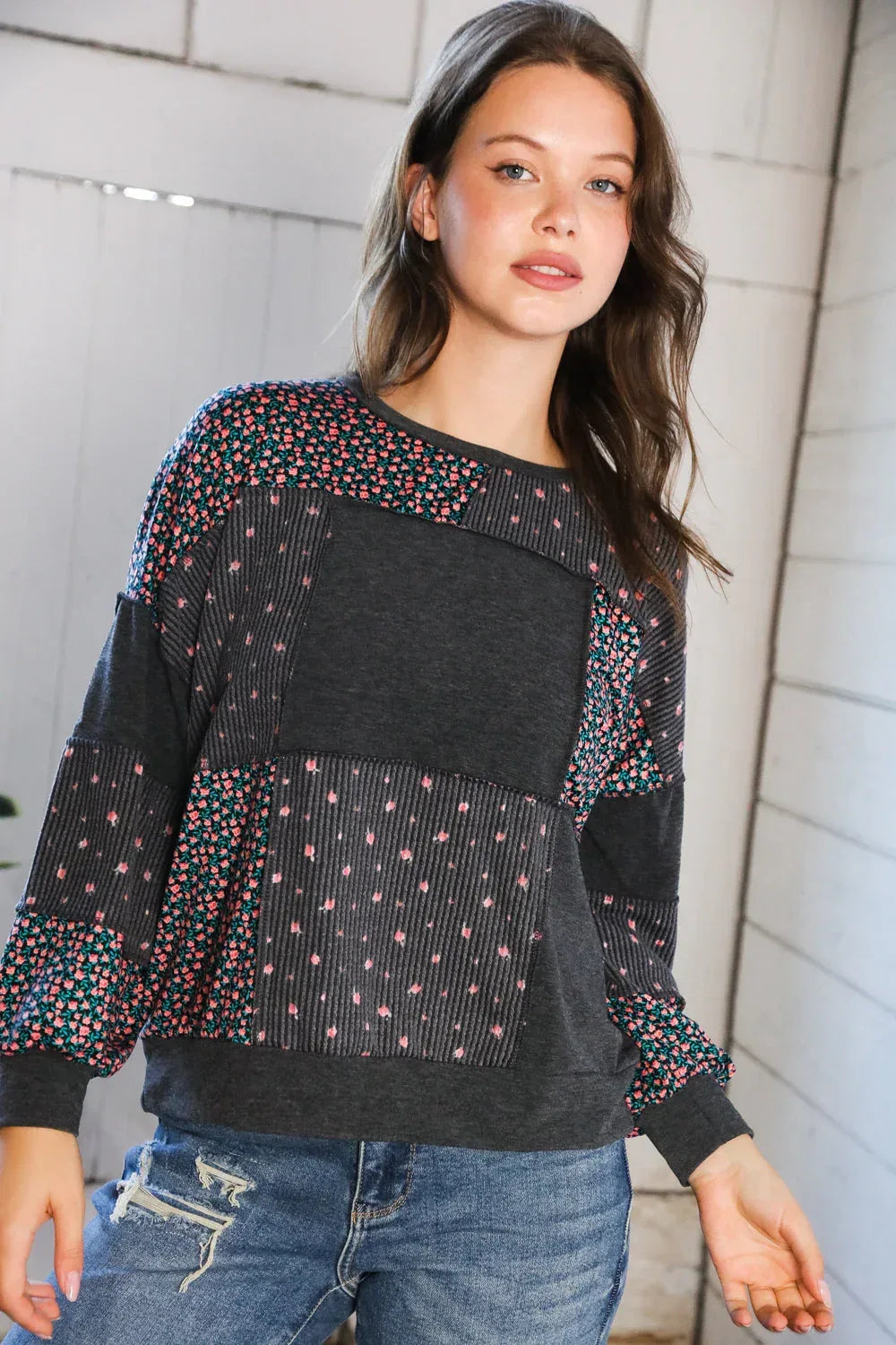 Lazy Daisies Charcoal Pullover - DAVERRI FASHIONS