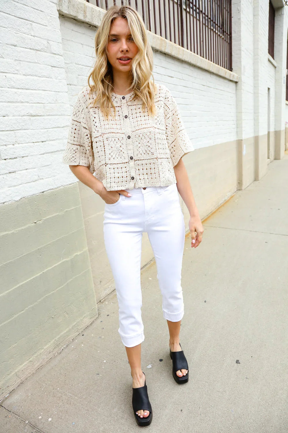 Judy Blue White Midrise Cuffed Hem Skinny Fit Capris | Daverri Fashions