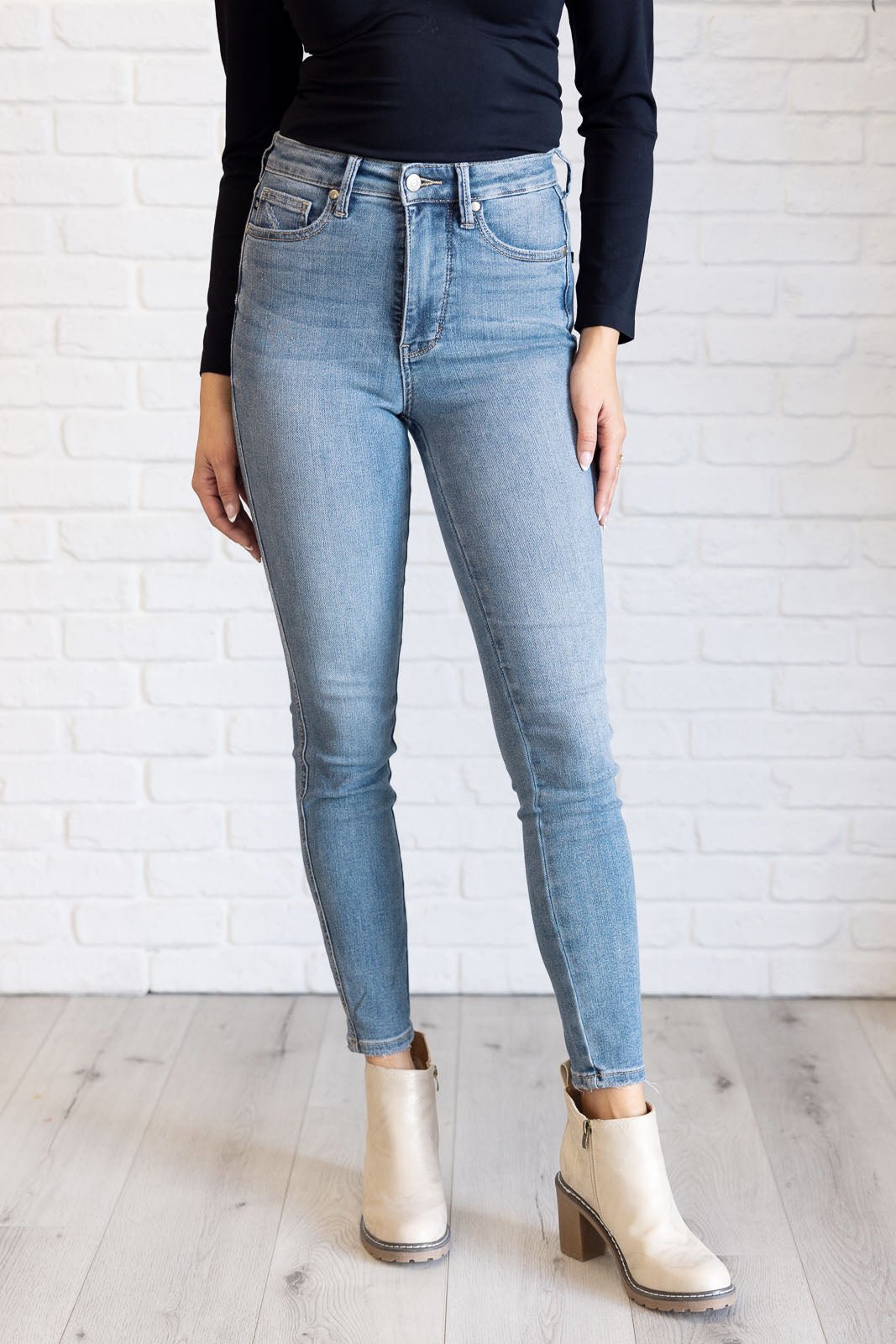 Judy Blue Justine High Rise Control Top Skinny Jeans Jeans