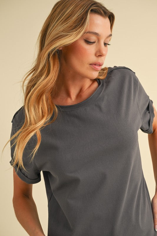 Aemi + Co Exposed Seam Round Neck Short Sleeve T-Shirt T-Shirts