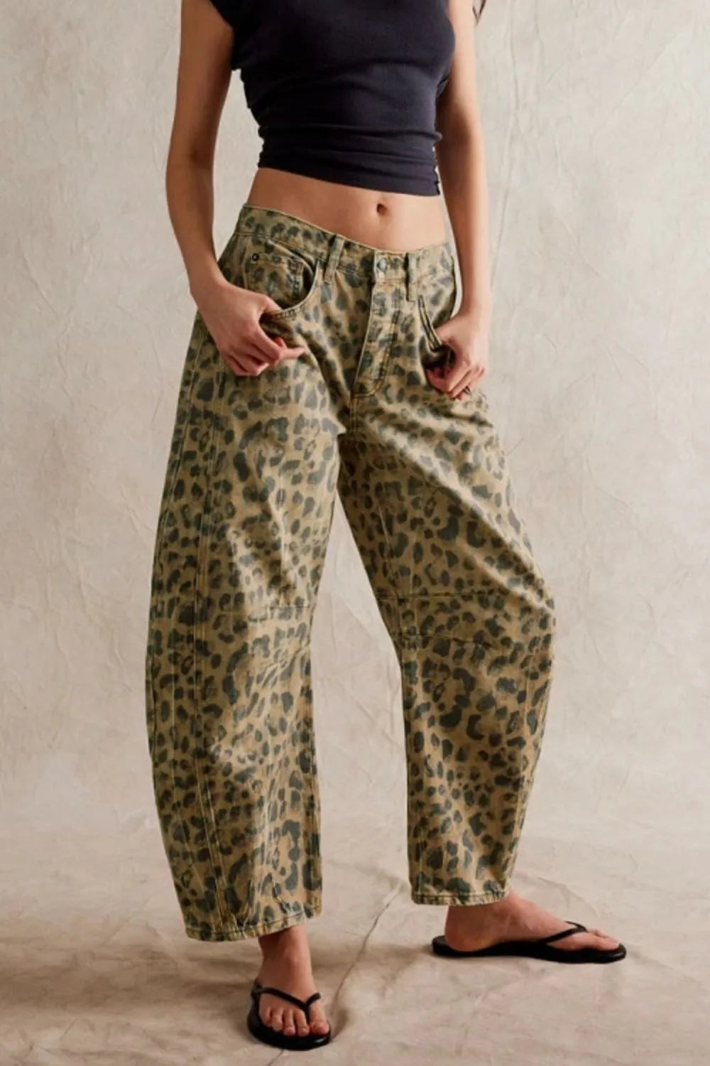 Leopard Retro Barrel Jeans with Pockets | Jeans Daverri Fashions