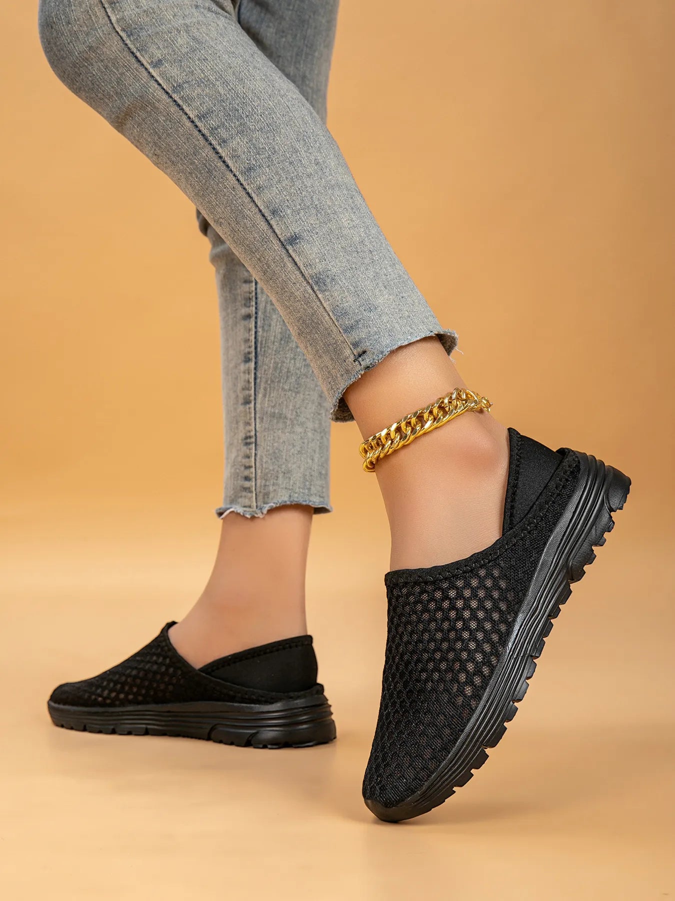 Black Breathable Mesh Slip-Ons | Sneakers Daverri Fashions