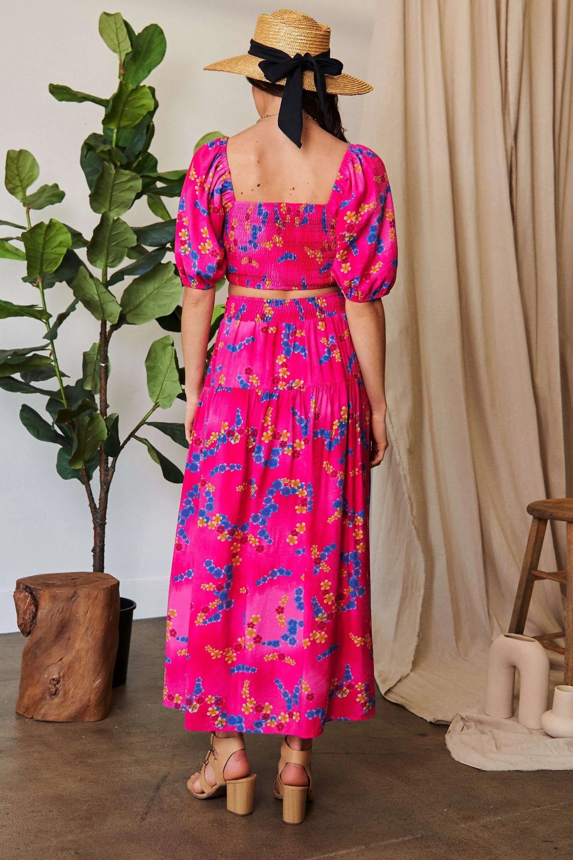 Vibrant pink Davi & Dani floral maxi dress with puffy sleeves
