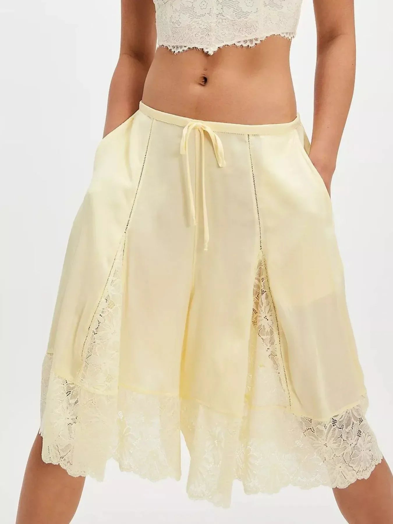 Lace Detail Shorts - DAVERRI FASHIONS