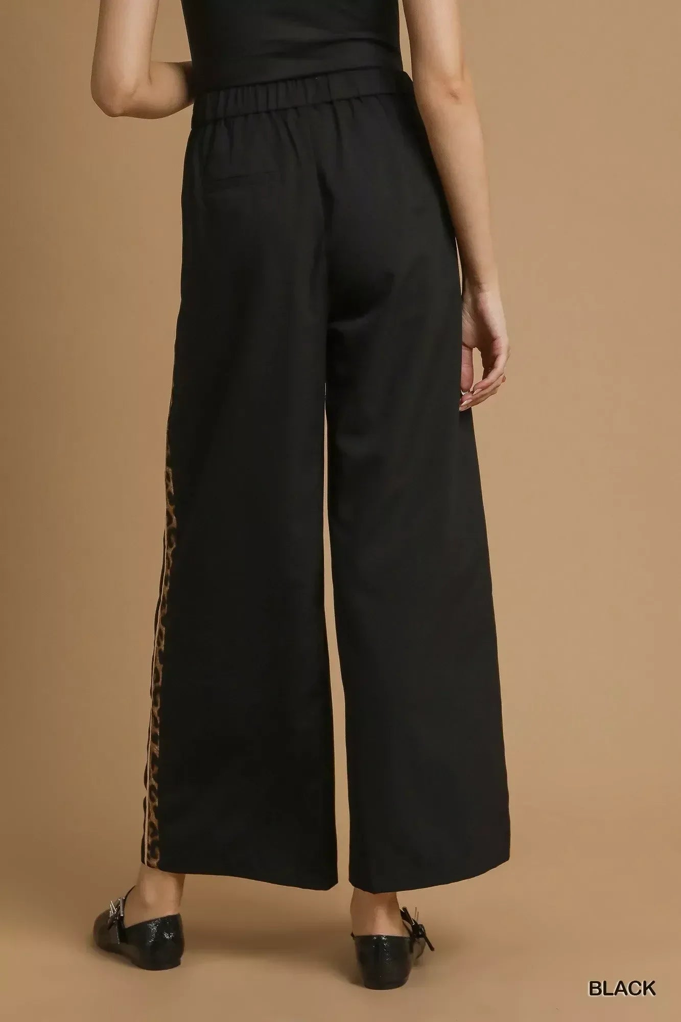 Umgee Front Pleated Wide-Leg Pants with Contrast Trim - DAVERRI FASHIONS
