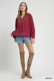 Umgee Full Size Linen Scallop Hem Blouse with Contrast Trim Plus Size | Blouses Daverri Fashions