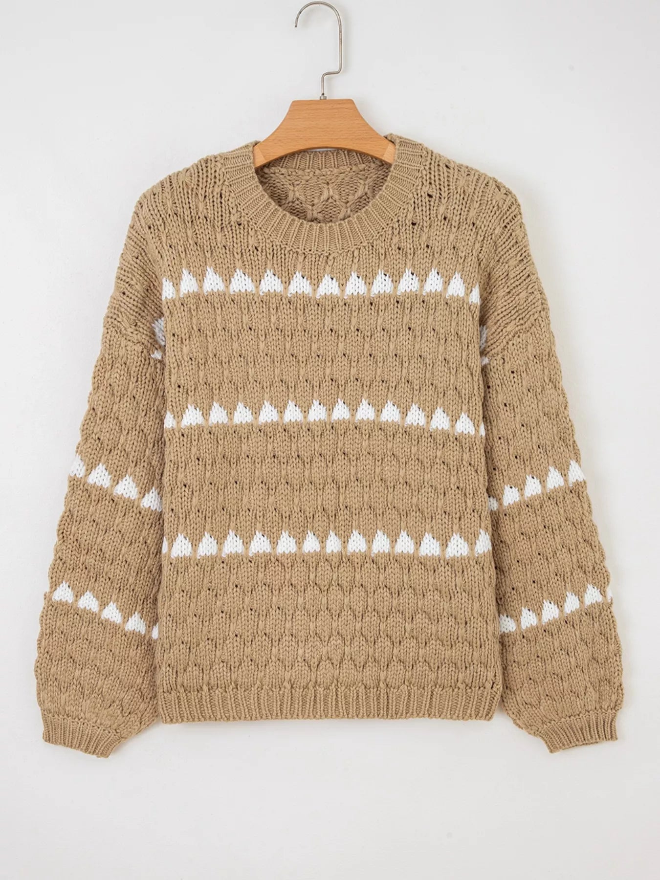 Womens contrast detail textured knit puff sleeve baggy sweater with tan and white triangles