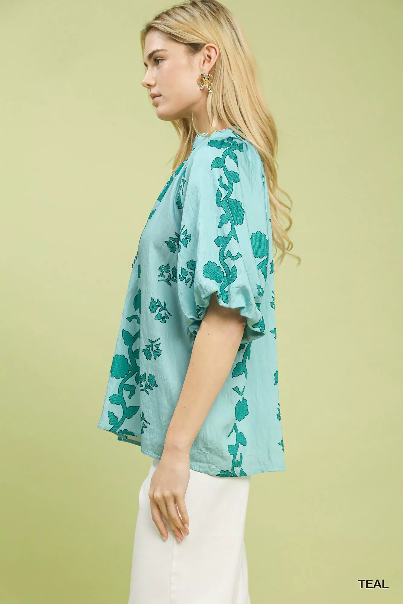 Umgee Collared Floral Print Top in teal with puffy sleeves